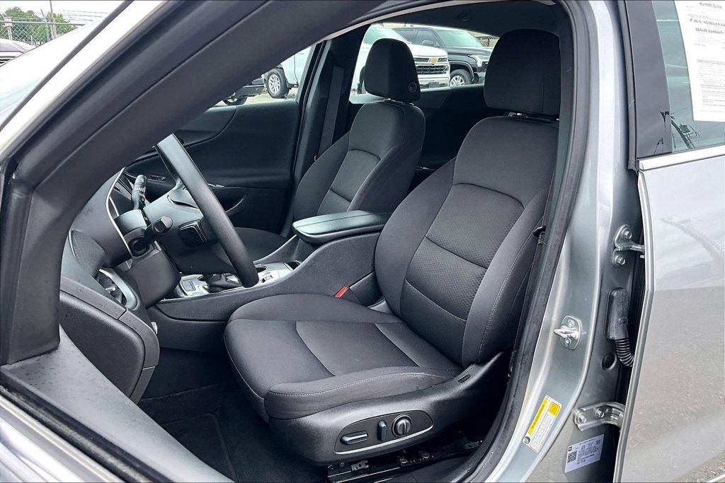 Used 2025 Chevrolet Malibu LT FWD image 34