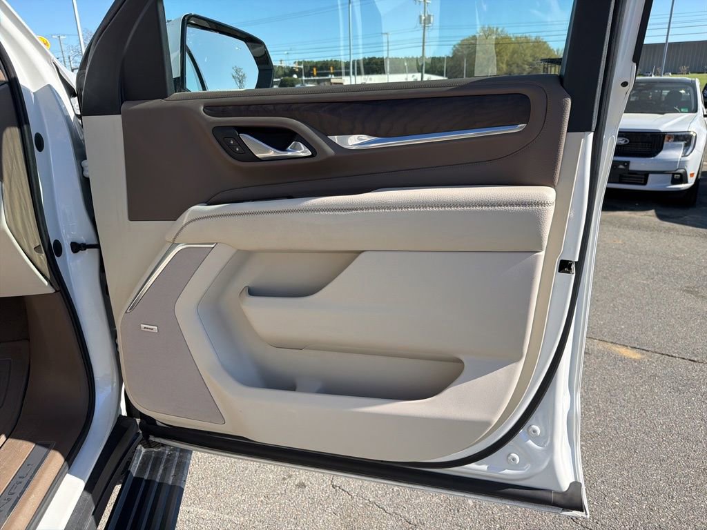 Used 2021 GMC Yukon Denali w/ Denali Premium Package image 24