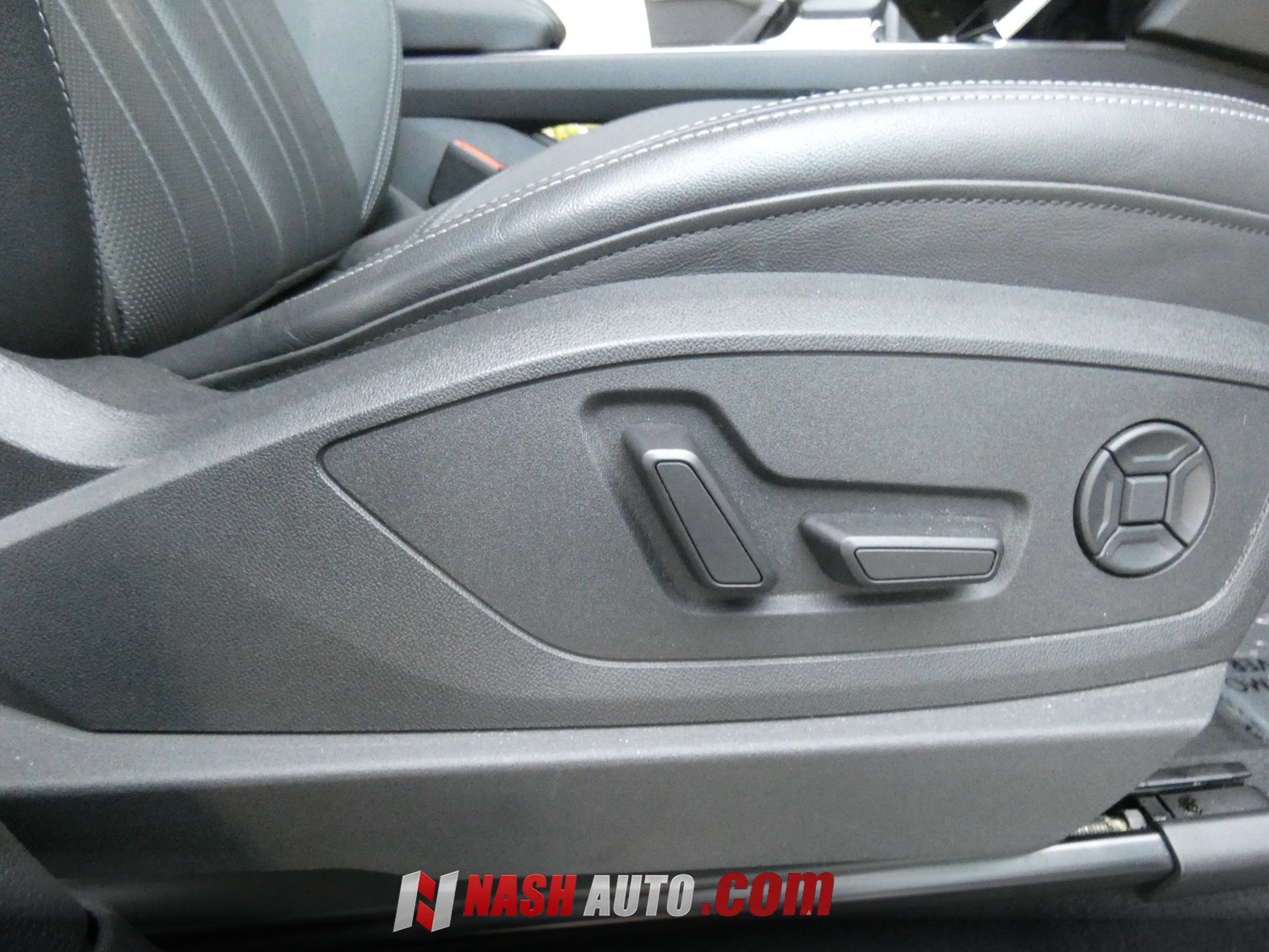 Used 2021 Audi e-tron Premium Plus AWD/4WD image 30