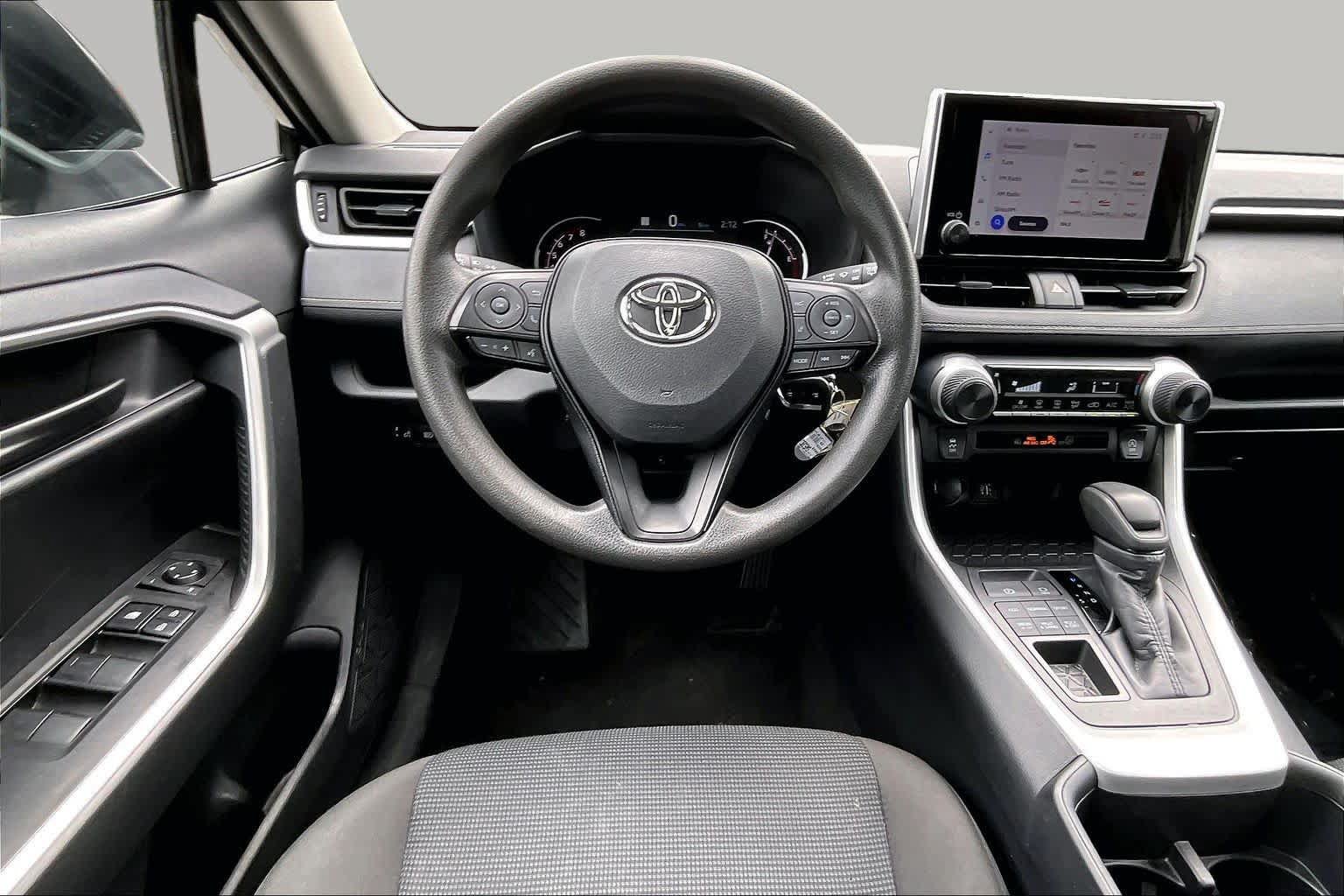 Used 2025 Toyota RAV4 LE AWD/4WD image 6