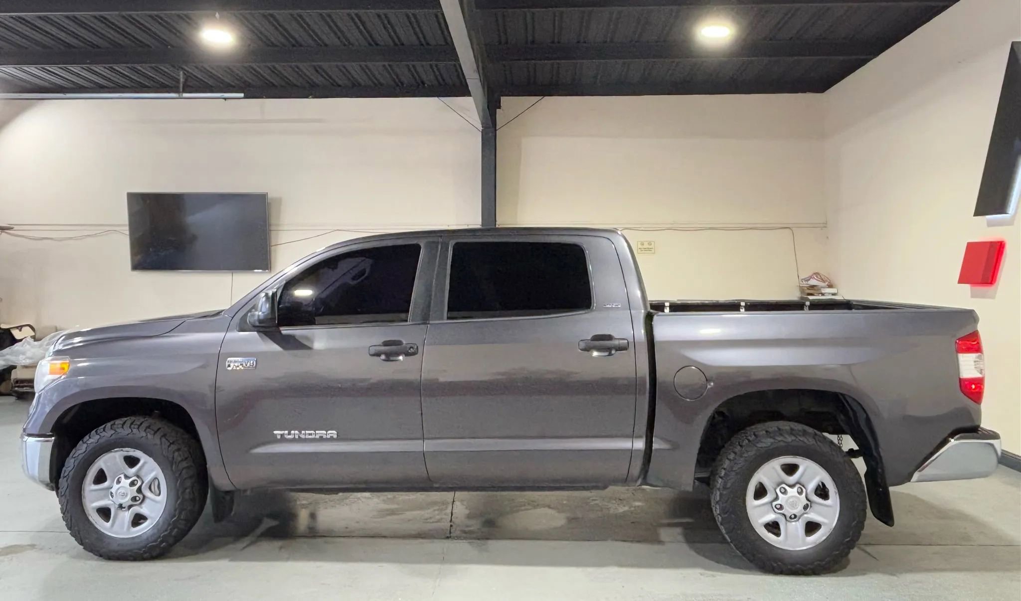 Used 2014 Toyota Tundra SR5 image 5
