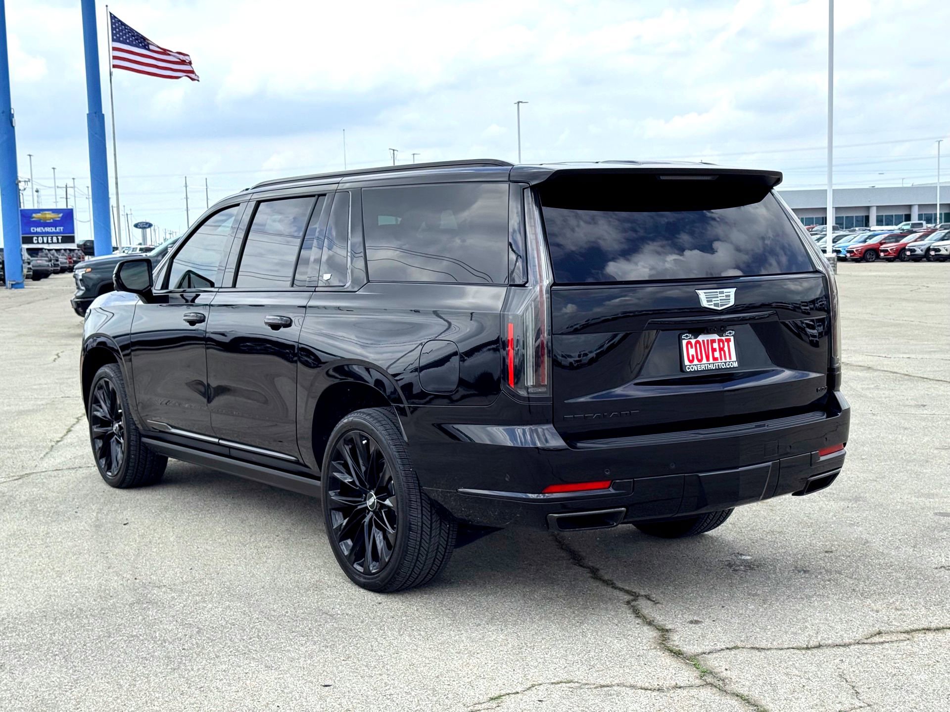 Used 2025 Cadillac Escalade ESV Sport Platinum image 12