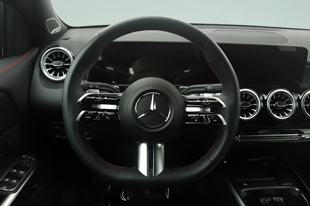 Certified 2025 Mercedes-Benz GLB 250 image 8