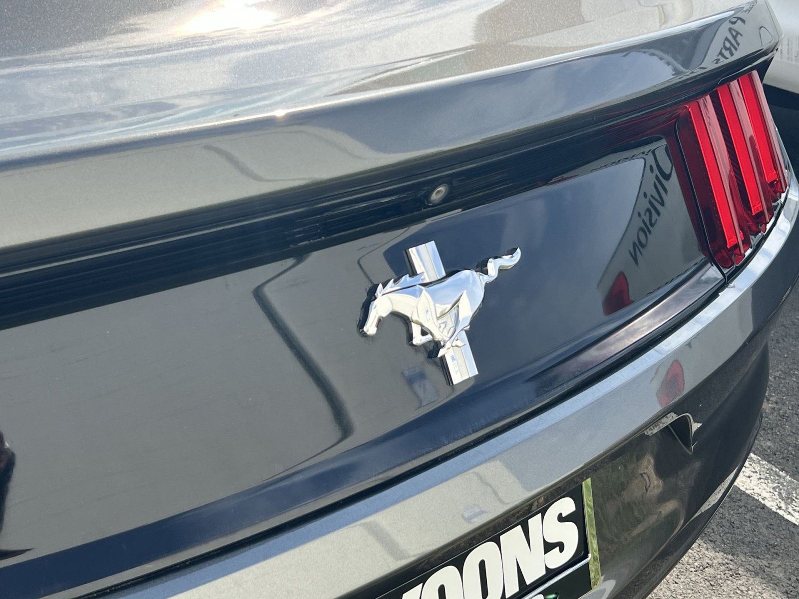 Used 2015 Ford Mustang Coupe RWD image 24