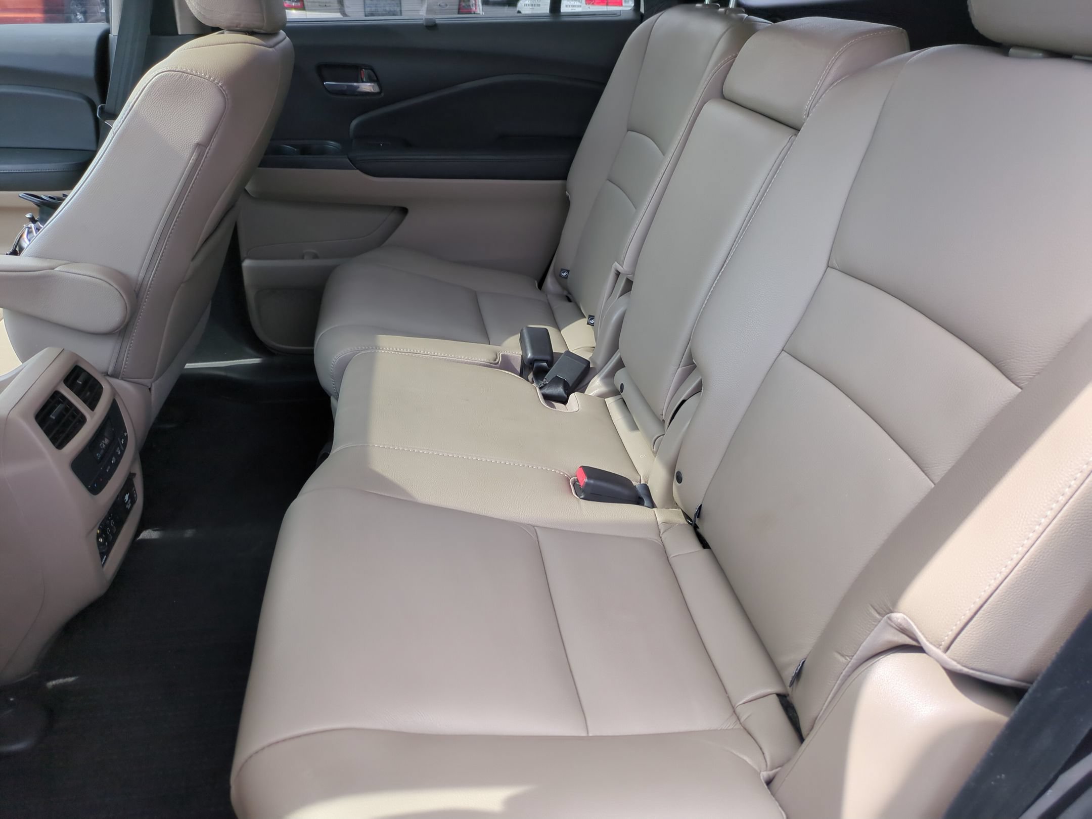 Used 2017 Honda Pilot Touring image 31