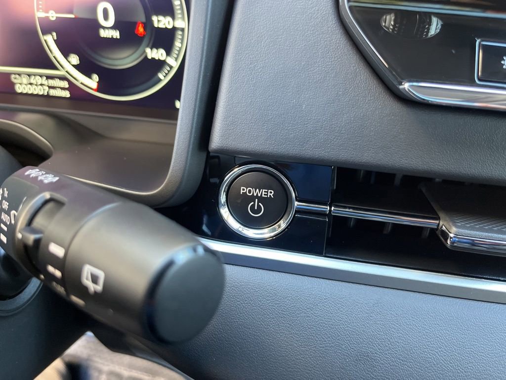 New 2025 Mitsubishi Outlander SE image 38