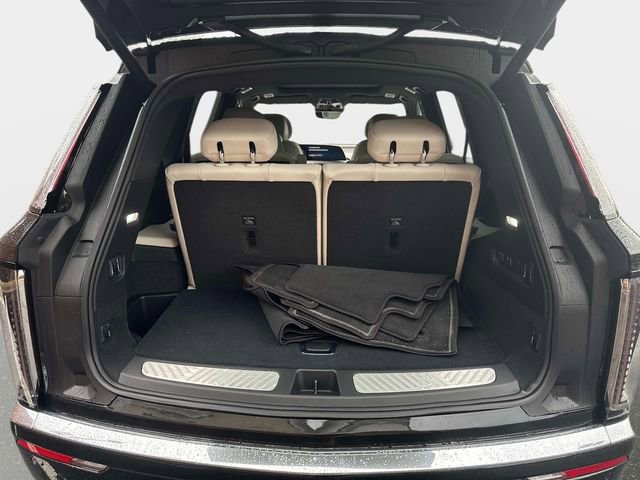 New 2026 Cadillac Vistiq Luxury AWD/4WD image 6