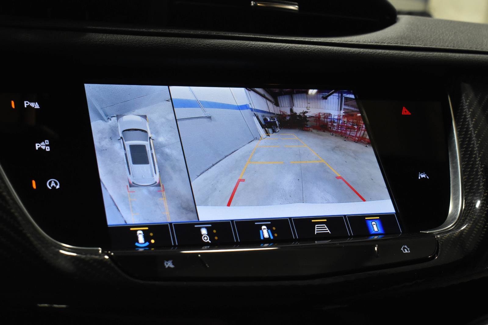 Certified 2025 Cadillac XT6 Sport w/ Technology Package AWD/4WD image 19