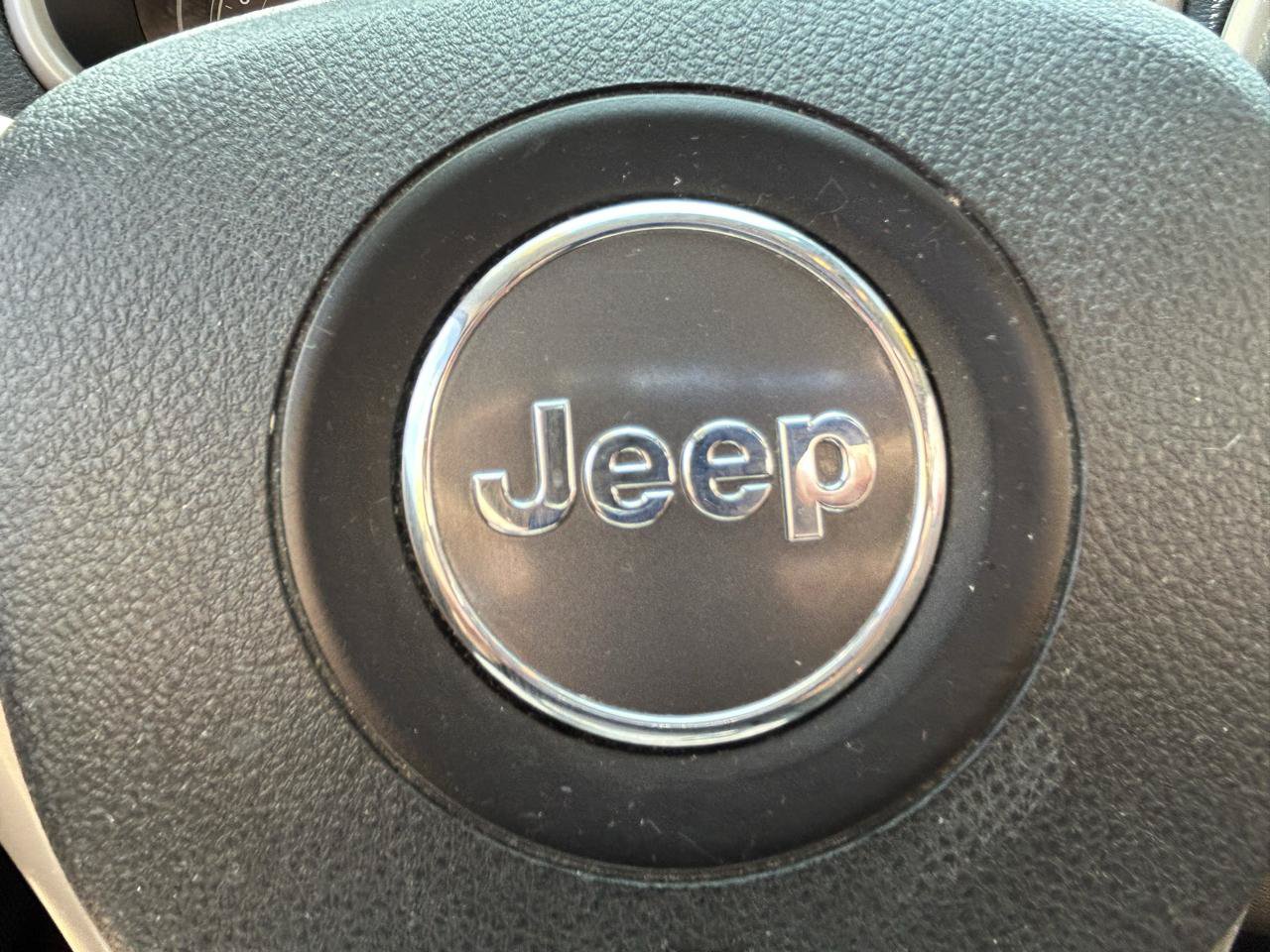 Used 2017 Jeep Cherokee Latitude FWD image 20