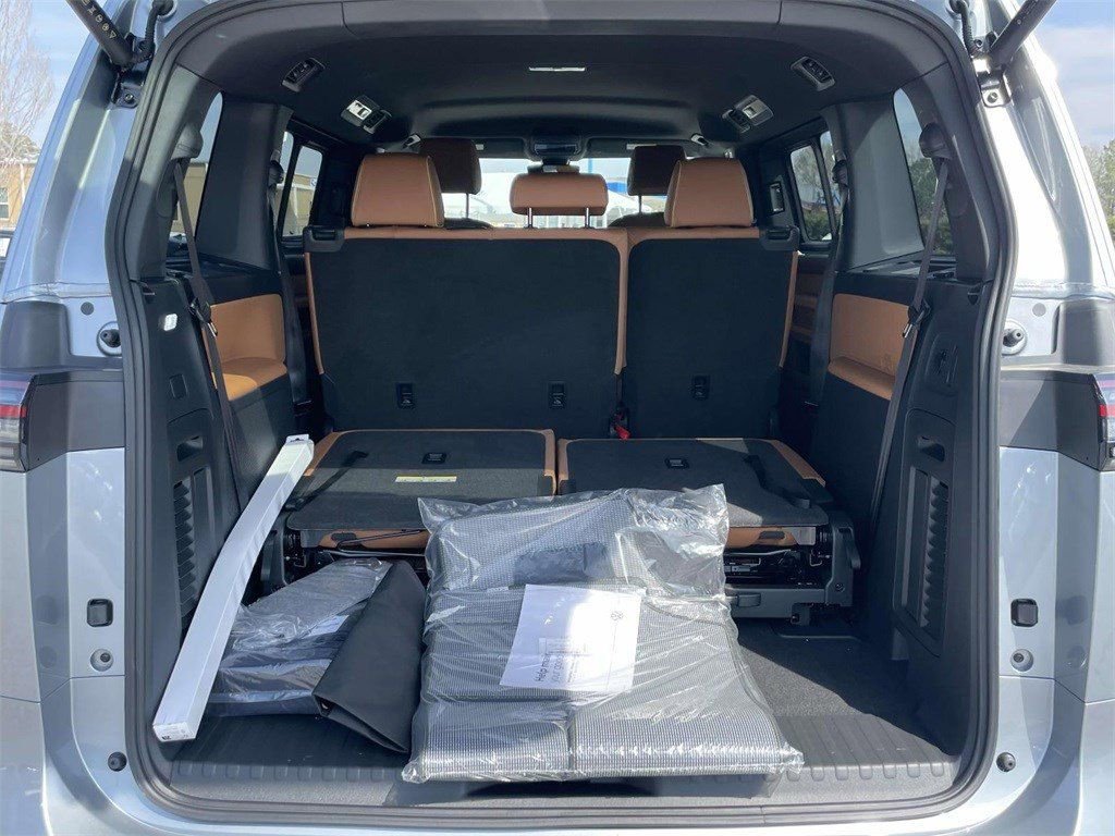 New 2025 Volkswagen ID. Buzz Pro S RWD image 15
