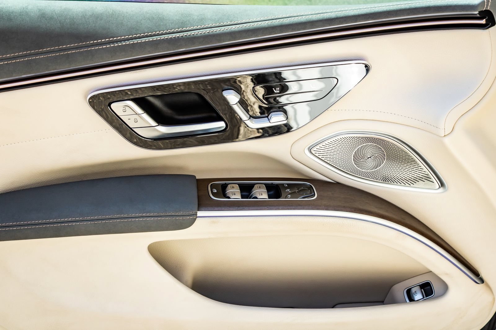 Used 2022 Mercedes-Benz EQS 450+ Sedan image 24
