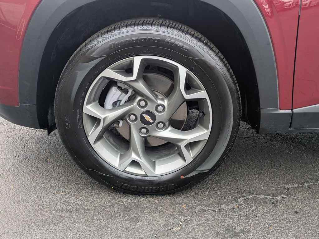 Used 2025 Chevrolet Trax LT w/ LT Convenience Package image 25