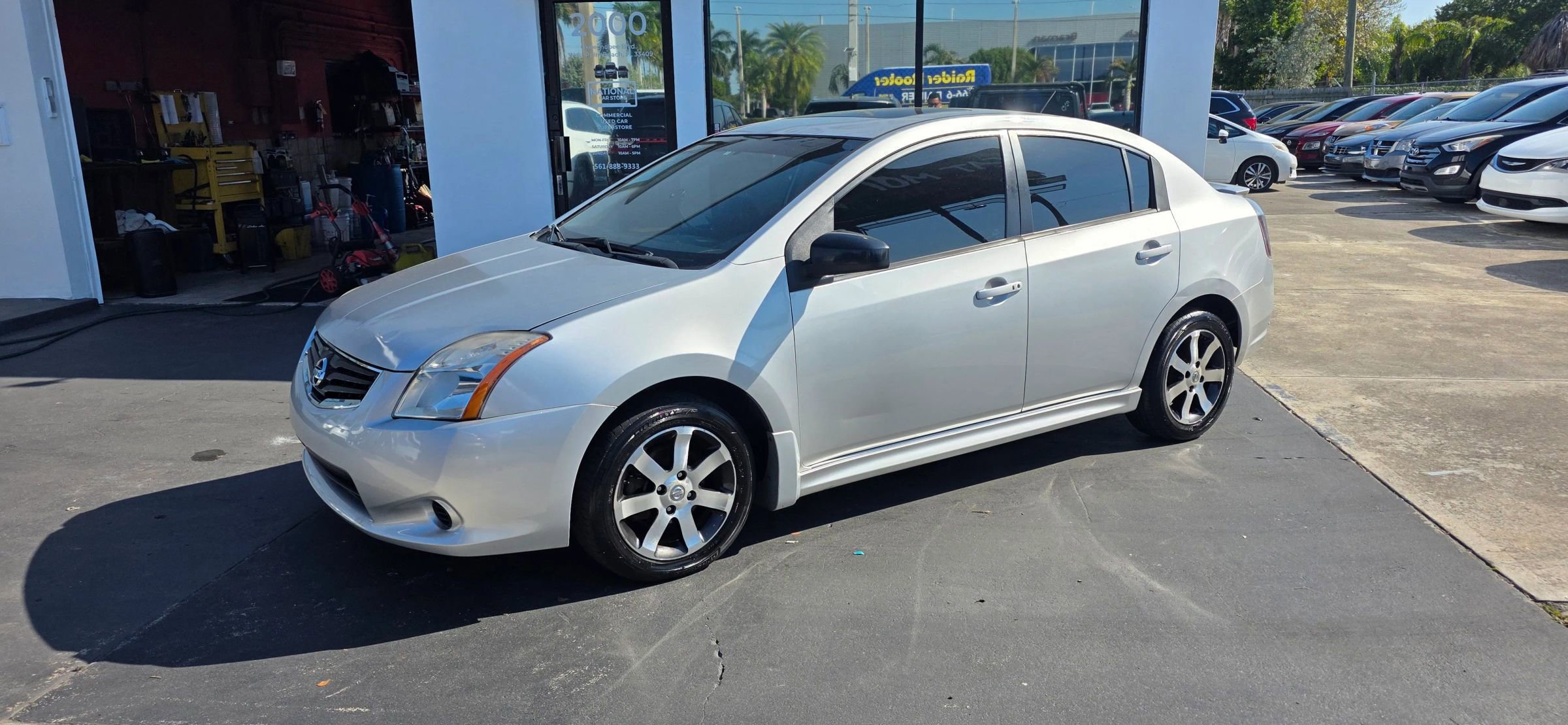 Used 2012 Nissan Sentra 2.0 SR w/ Special Edition Pkg image 3