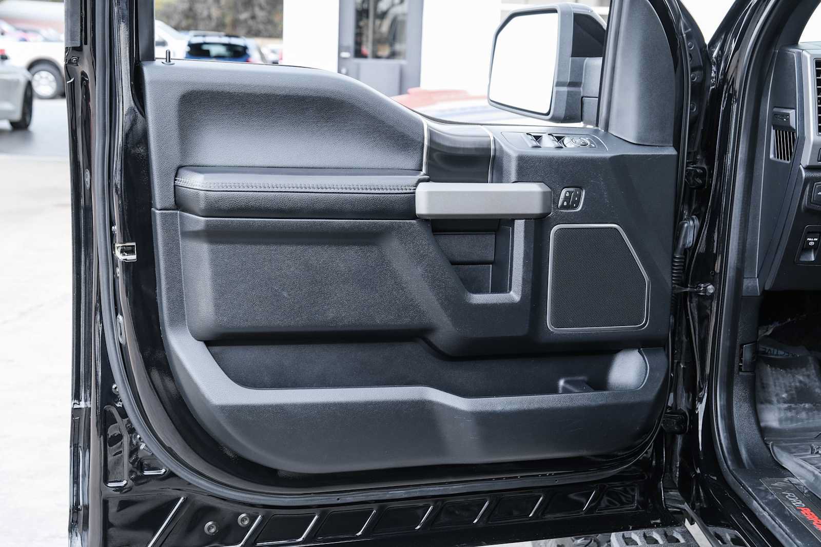 Used 2019 Ford F150 Raptor w/ Equipment Group 802A Luxury AWD/4WD image 35