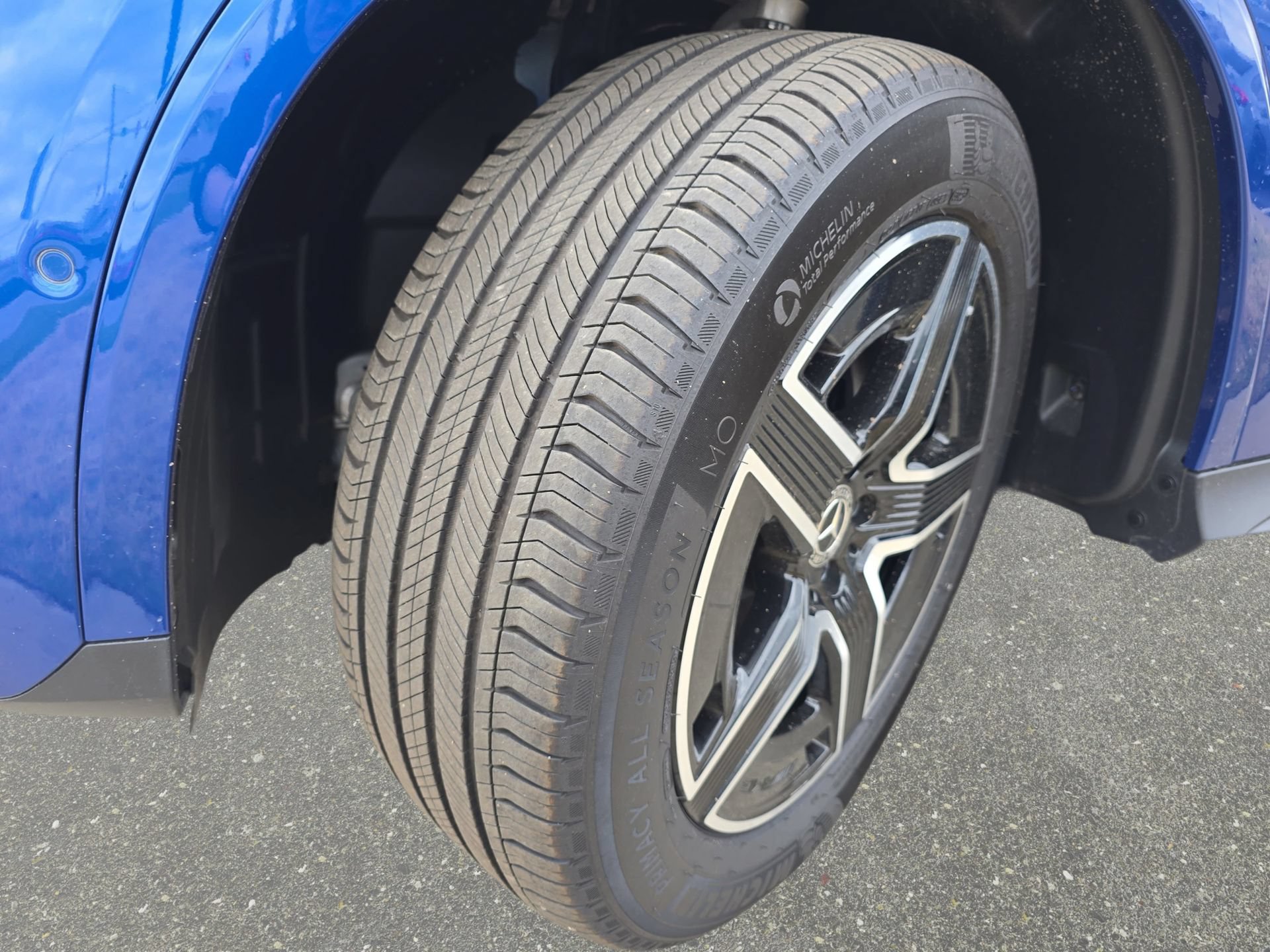 Used 2024 Mercedes-Benz GLC 300 4MATIC w/ AMG Line image 31
