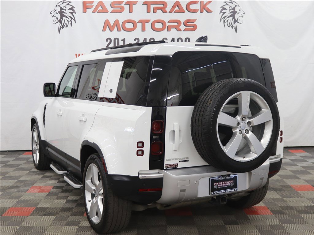 Used 2020 Land Rover Defender 110 HSE AWD/4WD image 4