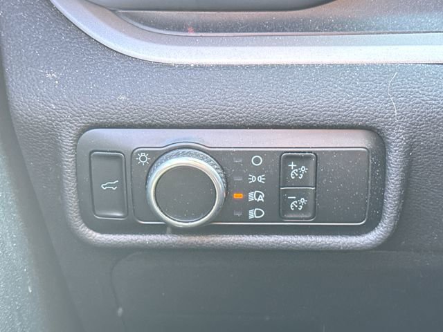 Used 2024 Ford Explorer XLT AWD/4WD image 34