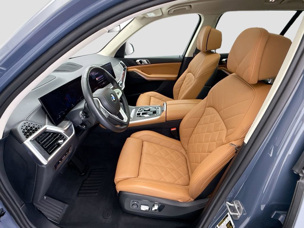 Certified 2025 BMW X7 xDrive40i w/ Parking Assistance Package image 18