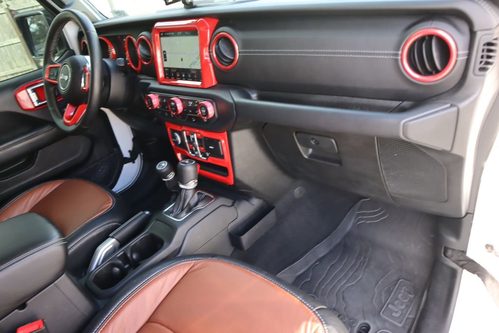 Used 2018 Jeep Wrangler Unlimited Sahara image 25