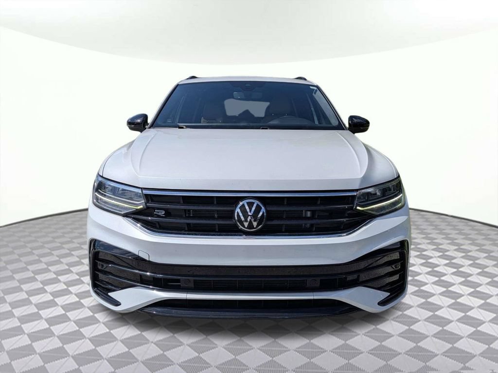 Used 2023 Volkswagen Tiguan SE R-Line FWD image 7