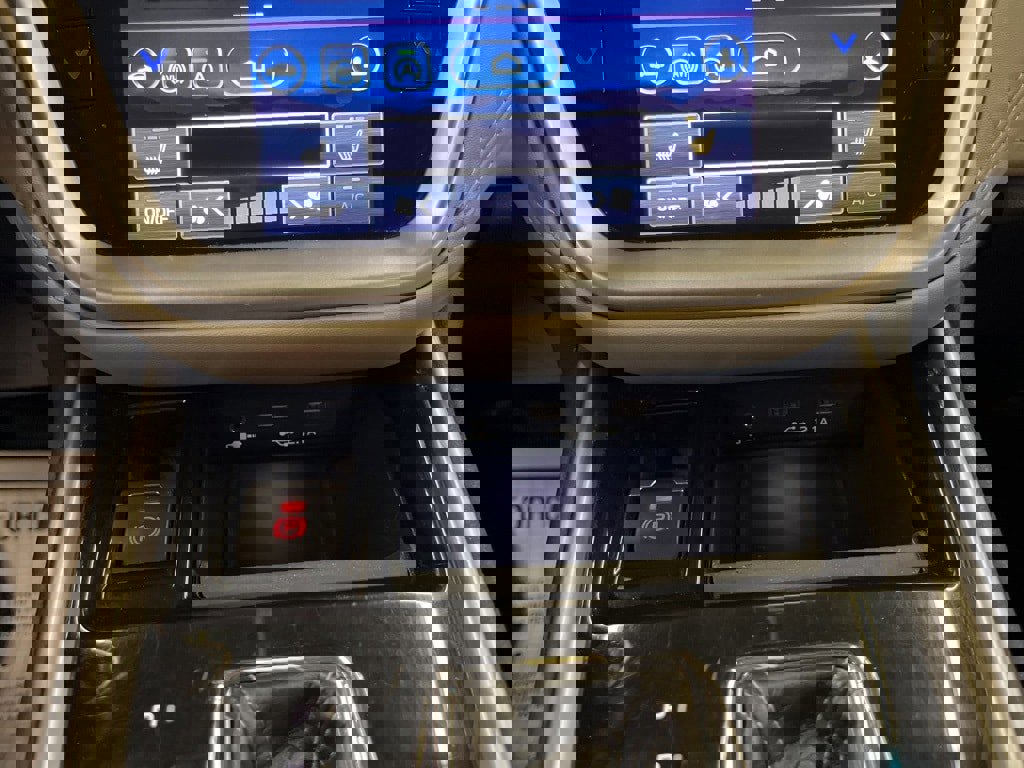 Used 2020 Subaru Legacy Limited w/ Popular Package #2 image 24