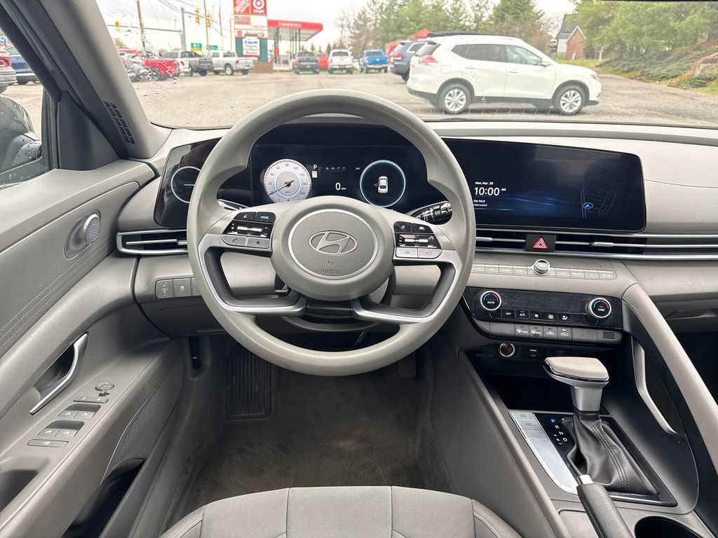 Used 2024 Hyundai Elantra SEL image 14