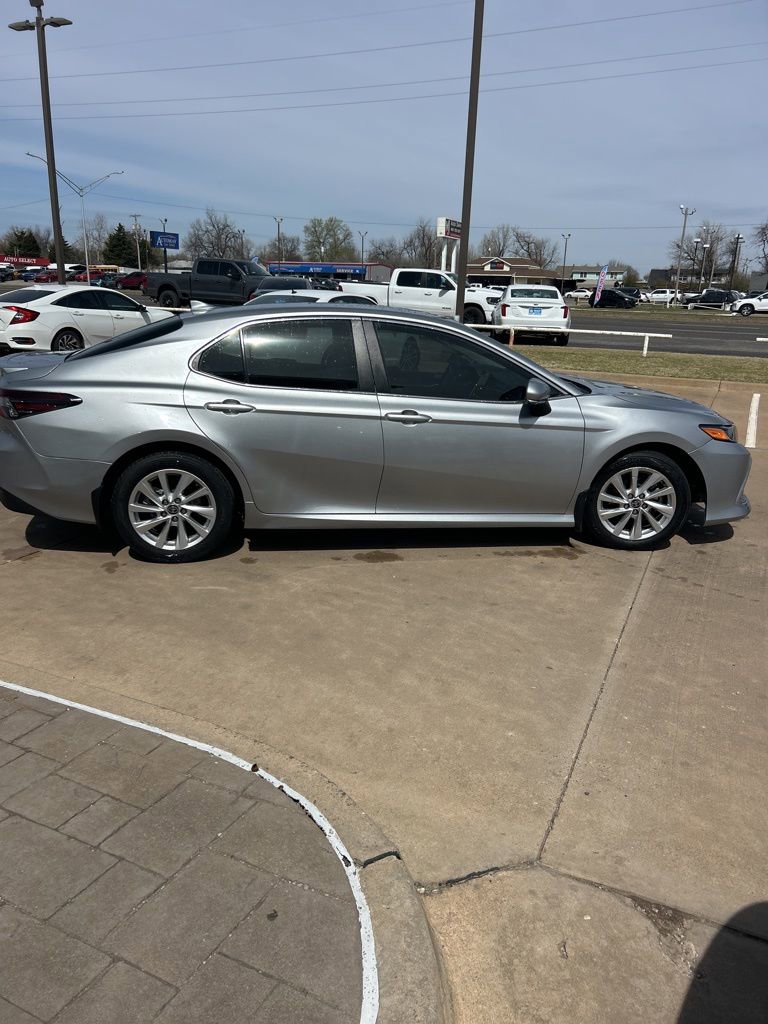 Used 2023 Toyota Camry LE FWD image 4