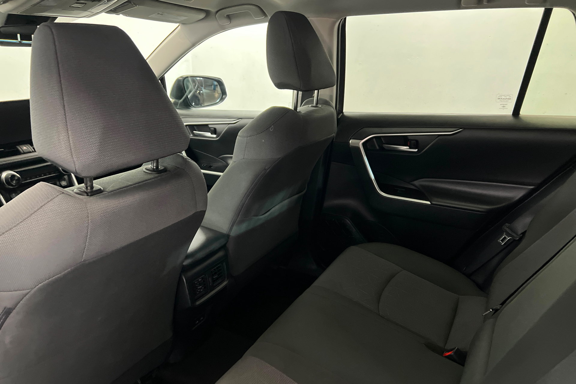Used 2025 Toyota RAV4 XLE FWD image 20