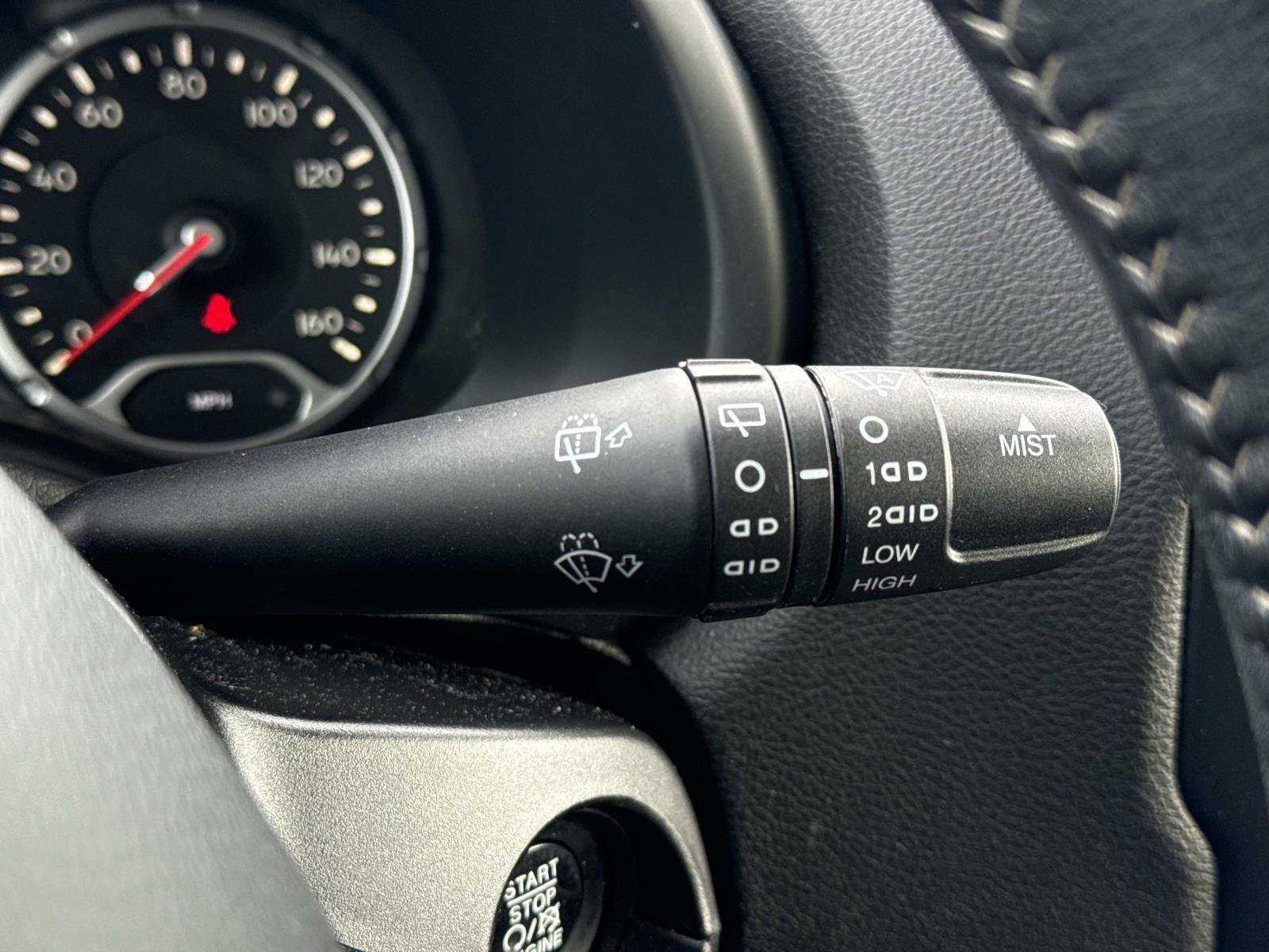 Used 2017 Jeep Renegade Limited image 11