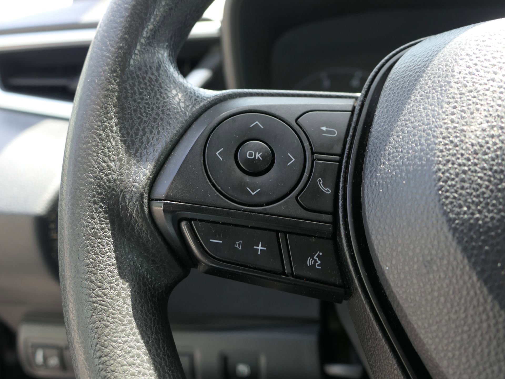 Used 2023 Toyota Corolla LE FWD image 15