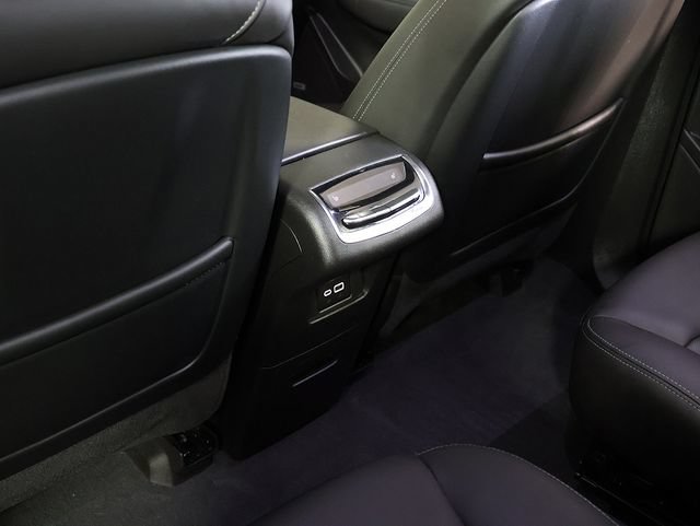 Used 2023 Cadillac XT6 Premium Luxury w/ LPO, Floor Liner Package AWD/4WD image 16