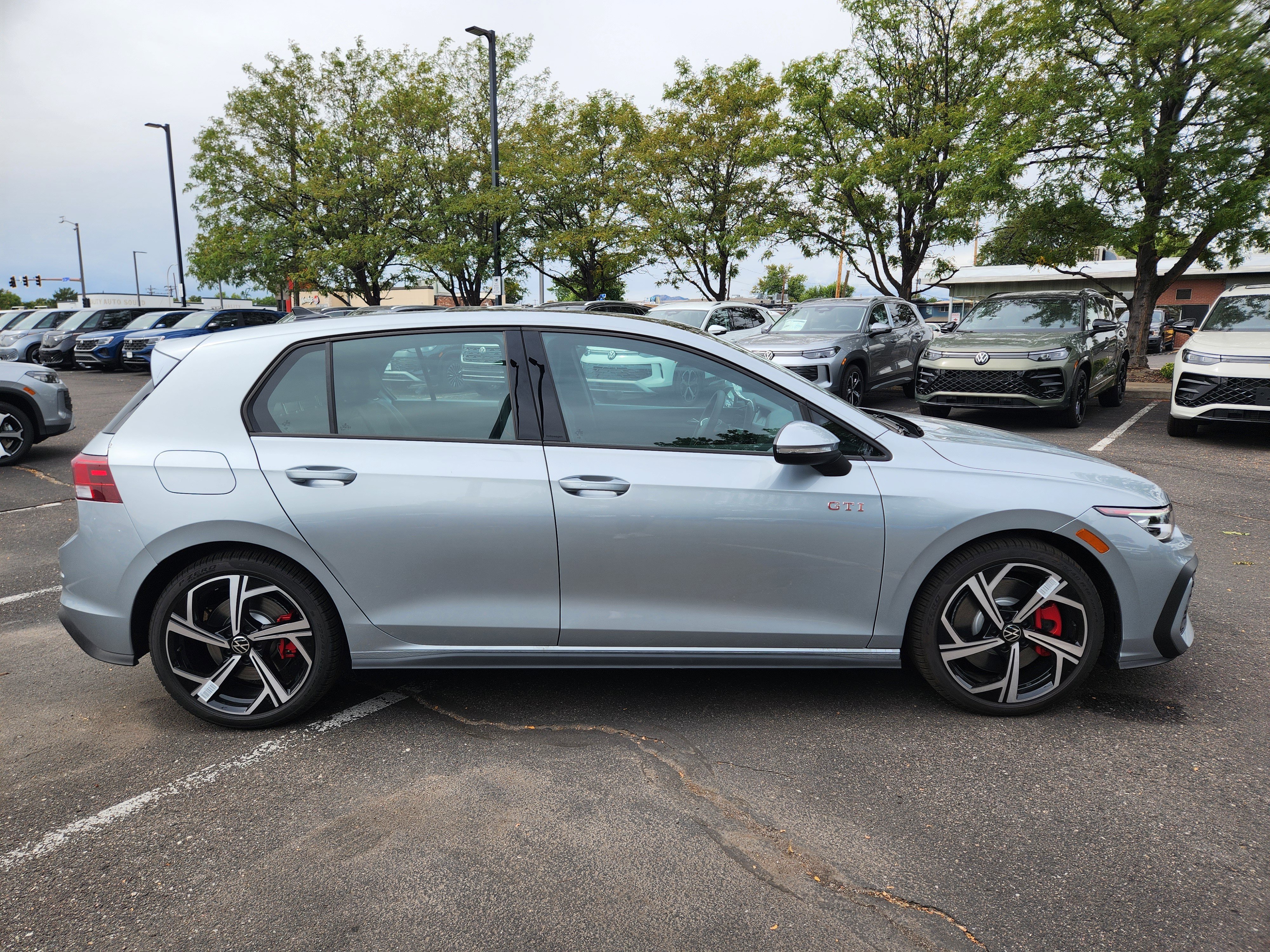 New 2025 Volkswagen Golf SE image 8