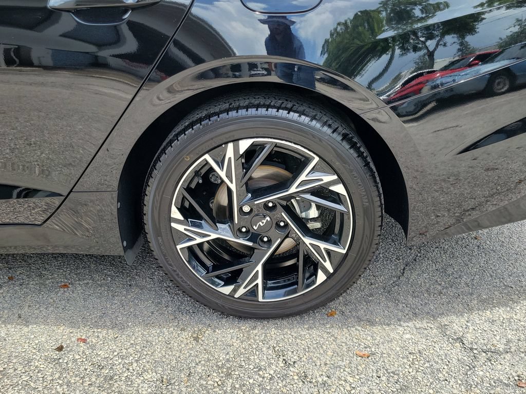 Certified 2025 Kia K5 GT-Line w/ GT-Line Premium Package FWD image 8
