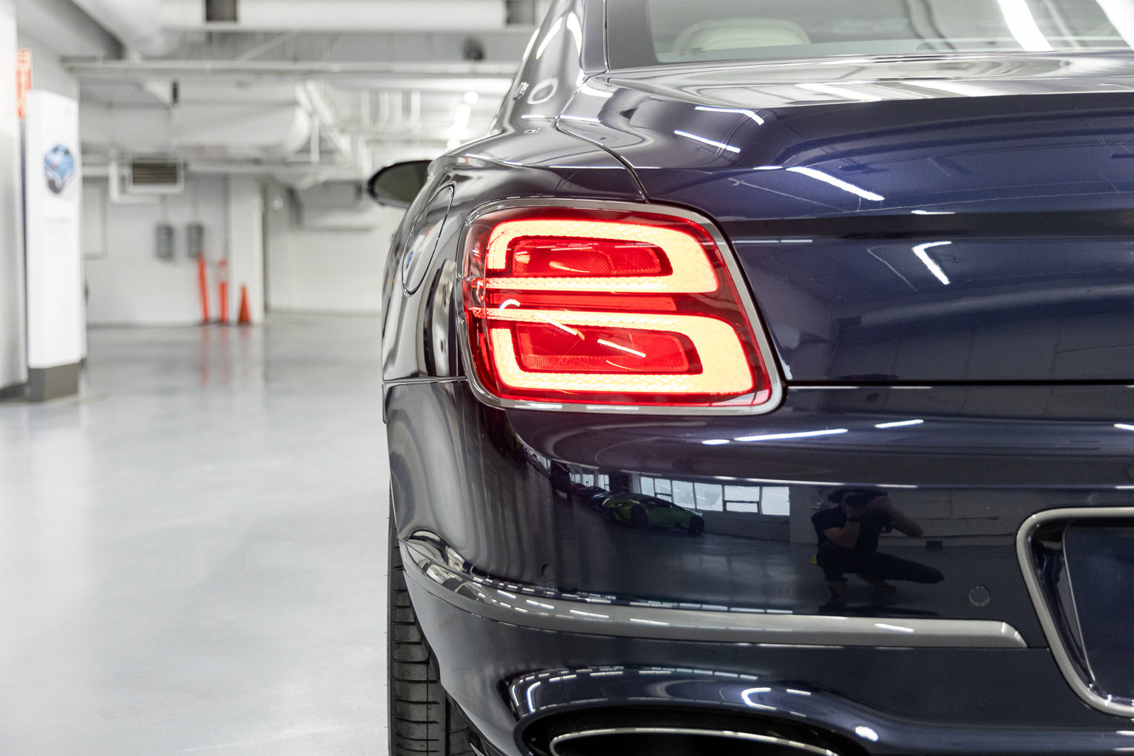 Certified 2025 Bentley Flying Spur Plug-In Hybrid AWD/4WD image 20