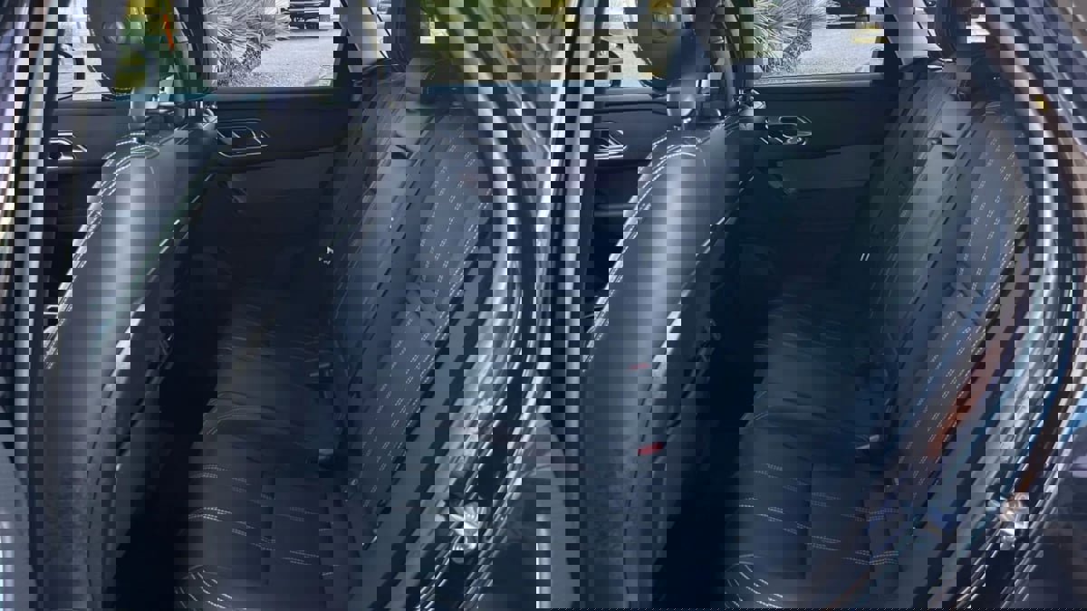 Used 2019 Land Rover Range Rover Velar S image 42