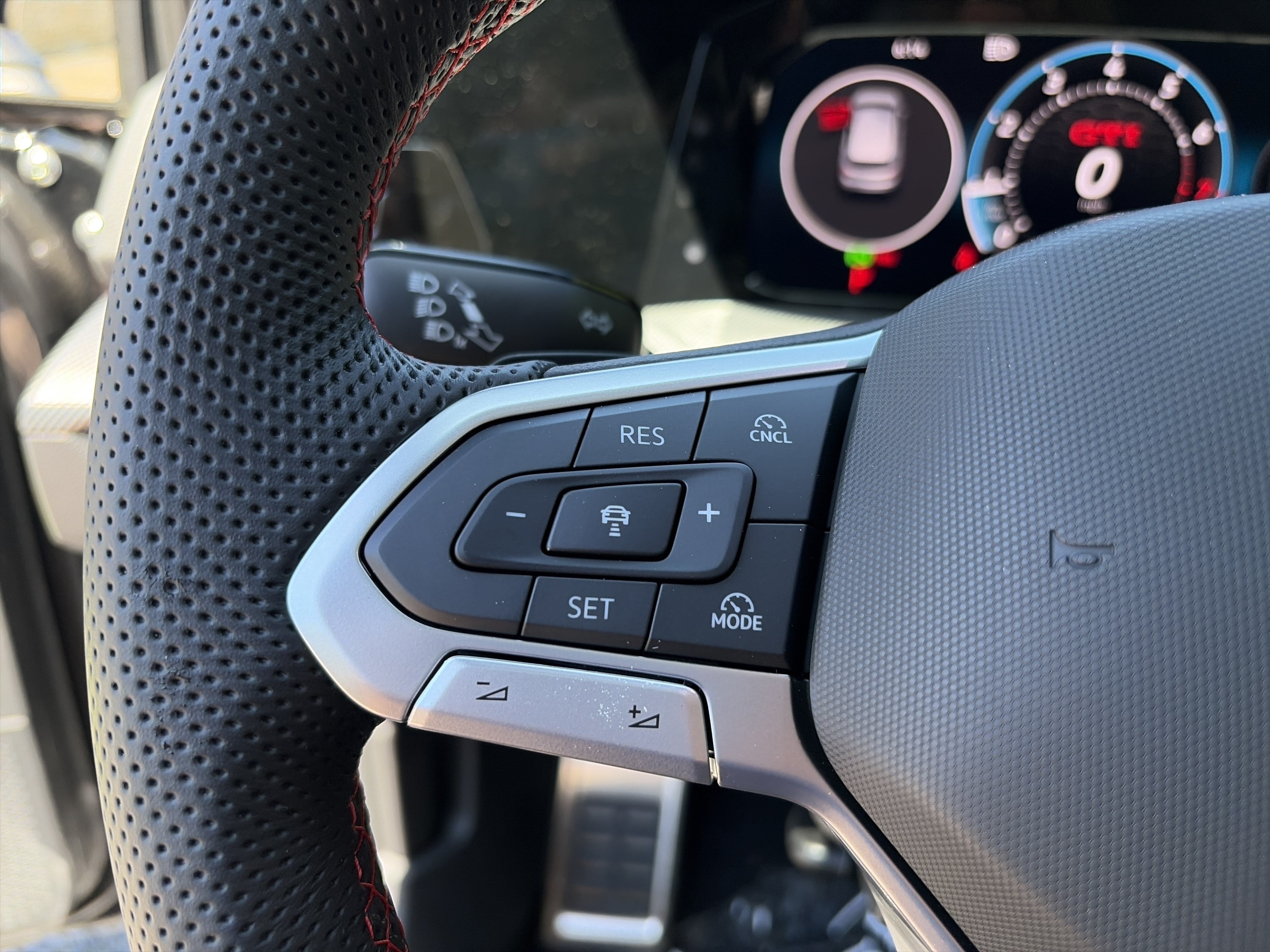 New 2026 Volkswagen GTI SE FWD image 21