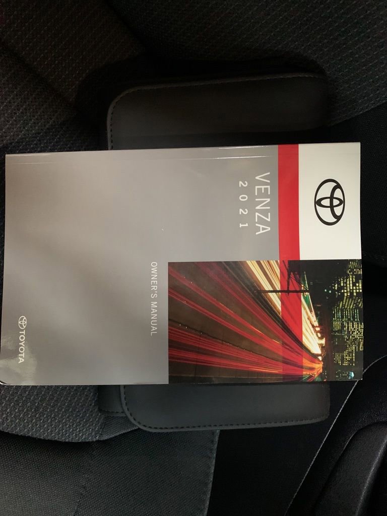 Used 2021 Toyota Venza LE image 33