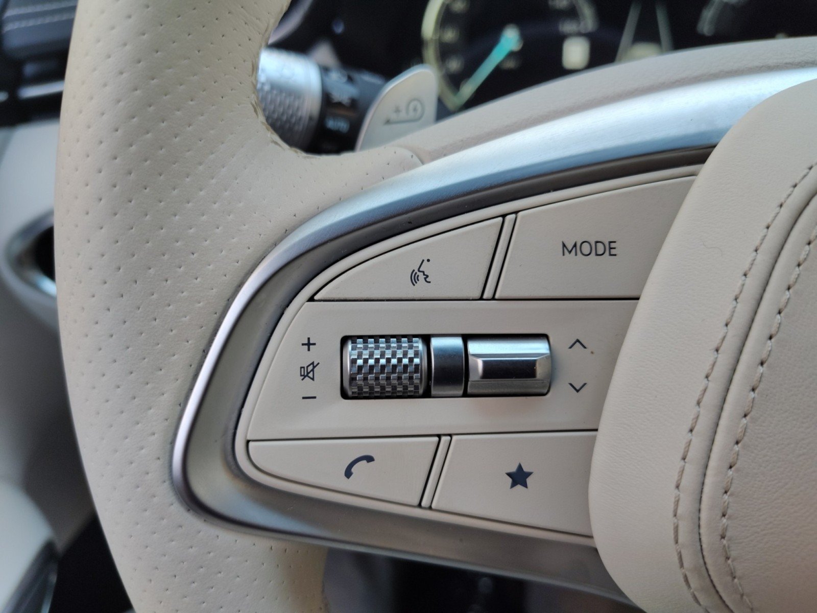 Used 2025 Genesis Electrified GV70 w/ Prestige Package AWD/4WD image 27