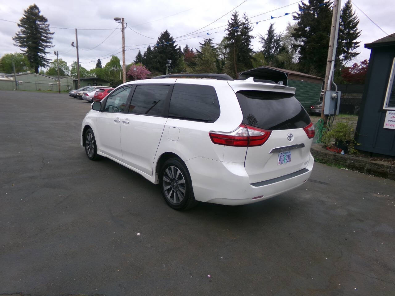 Used 2018 Toyota Sienna Limited Premium w/ Carpet Mat Package AWD/4WD image 5