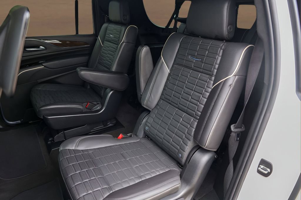 Certified 2023 Cadillac Escalade ESV Sport Platinum w/ LPO, ONYX Package AWD/4WD image 26