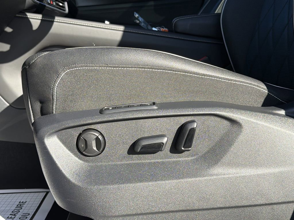 Used 2025 Volkswagen Atlas Cross Sport SEL Premium R-Line image 24