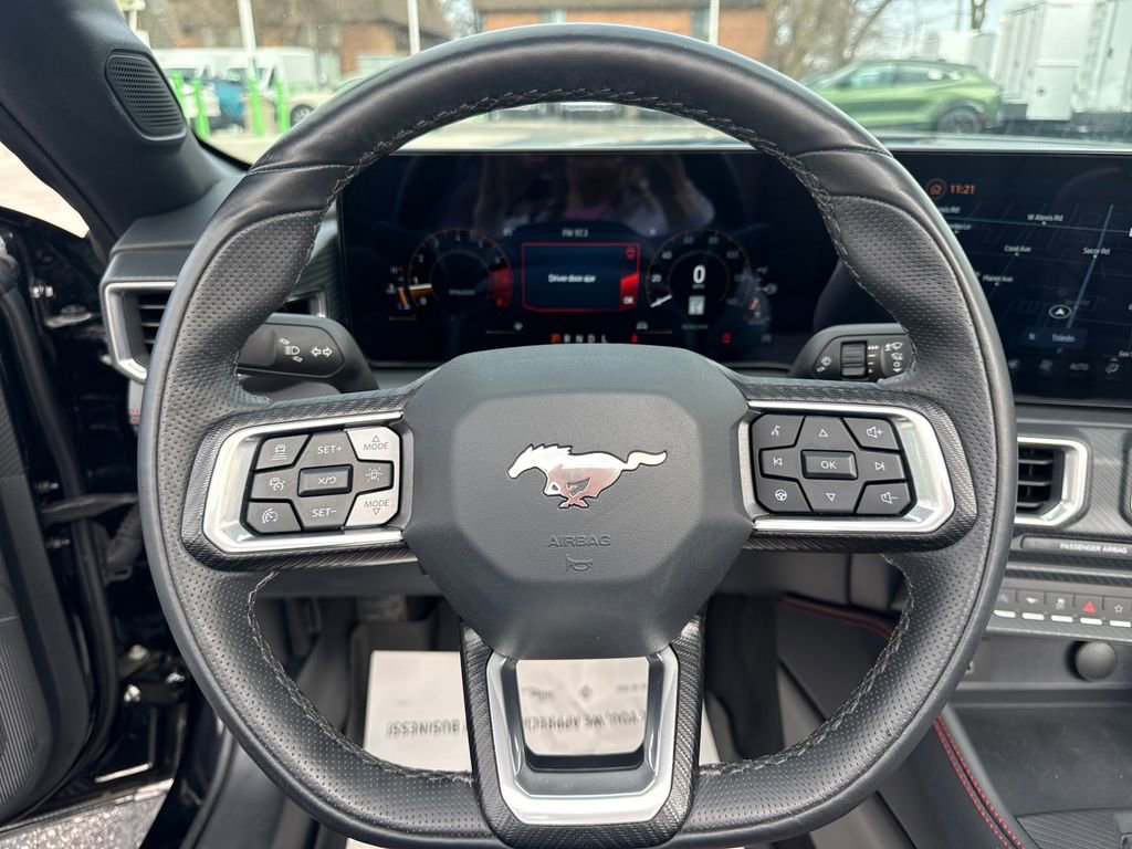 Used 2025 Ford Mustang Premium image 23