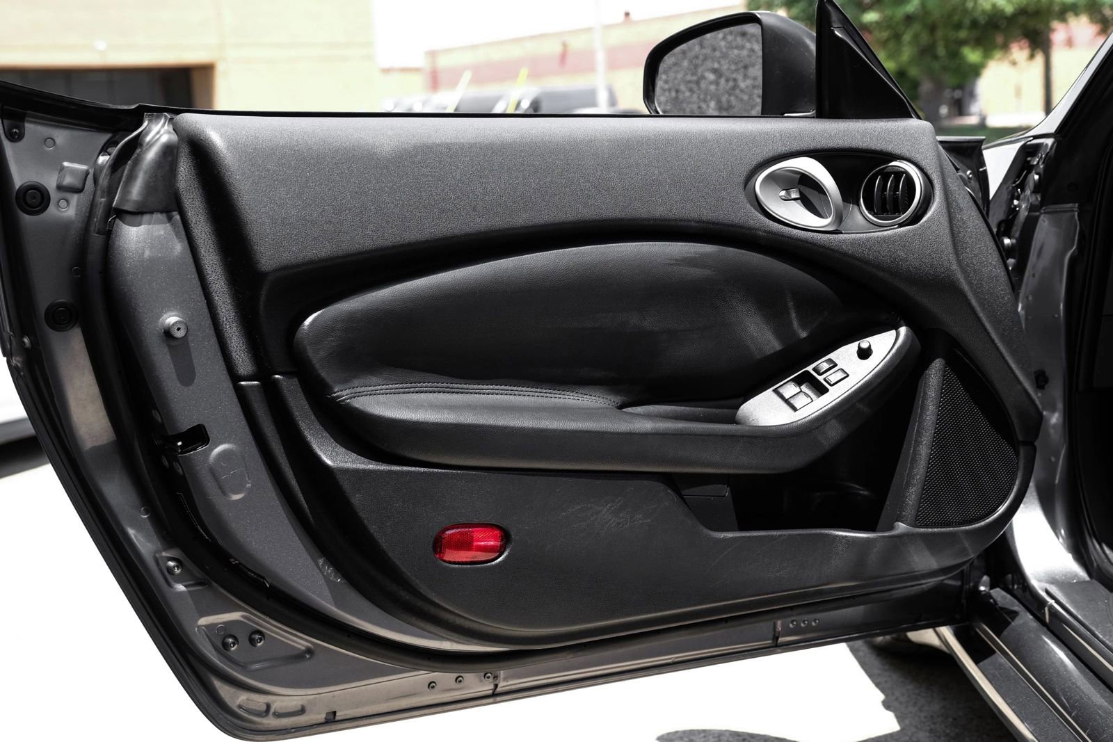 Used 2016 Nissan 370Z Coupe RWD image 35