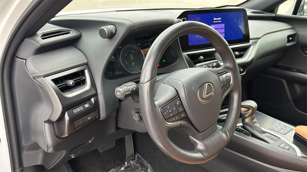 Used 2024 Lexus UX 250h AWD w/ Premium Package image 21