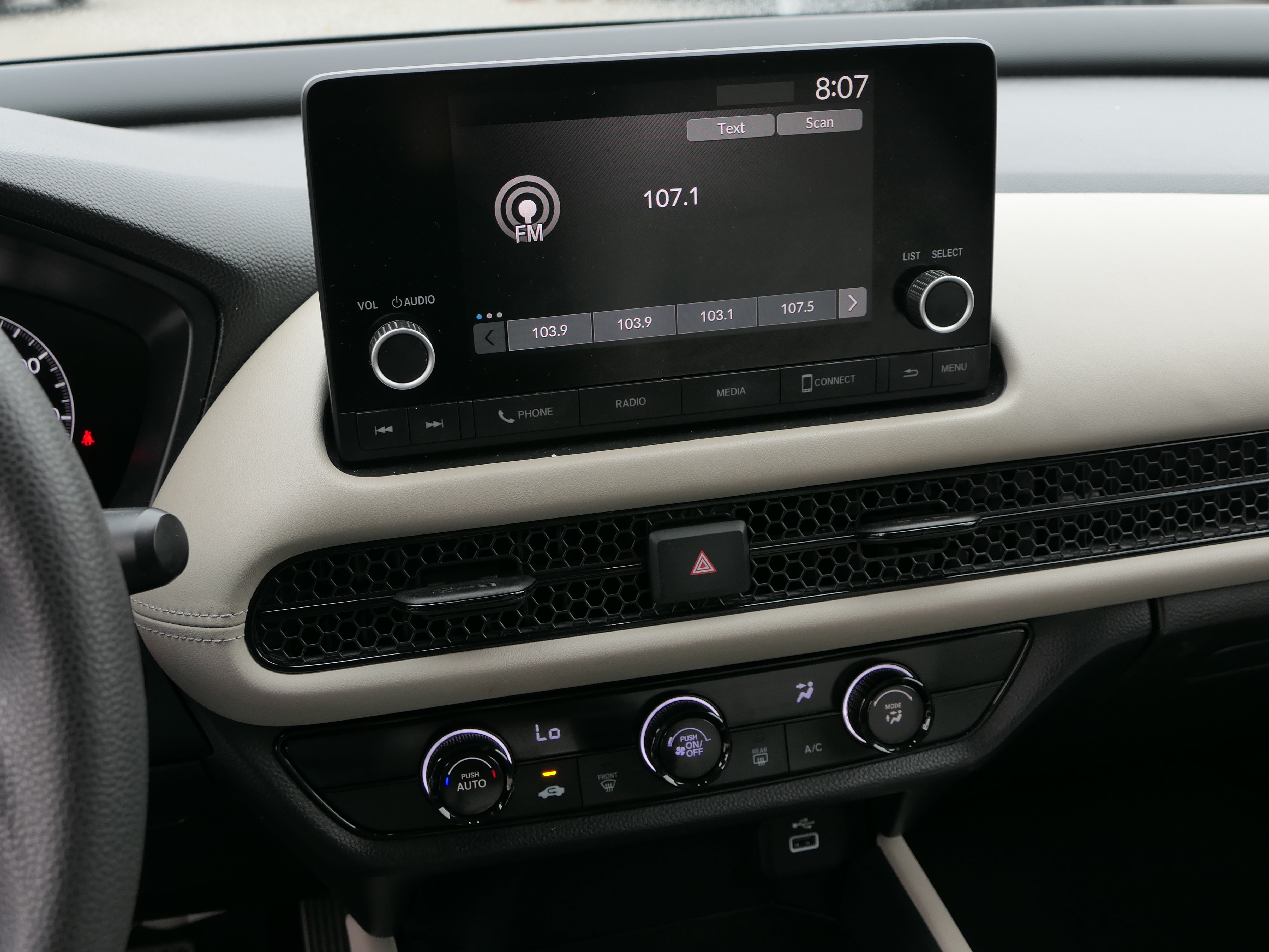 Used 2023 Honda HR-V LX image 18