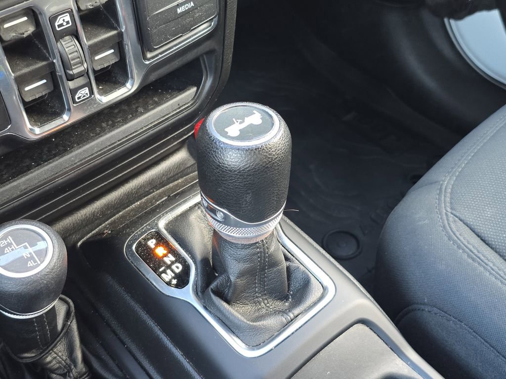 Used 2022 Jeep Wrangler Unlimited Sport image 29