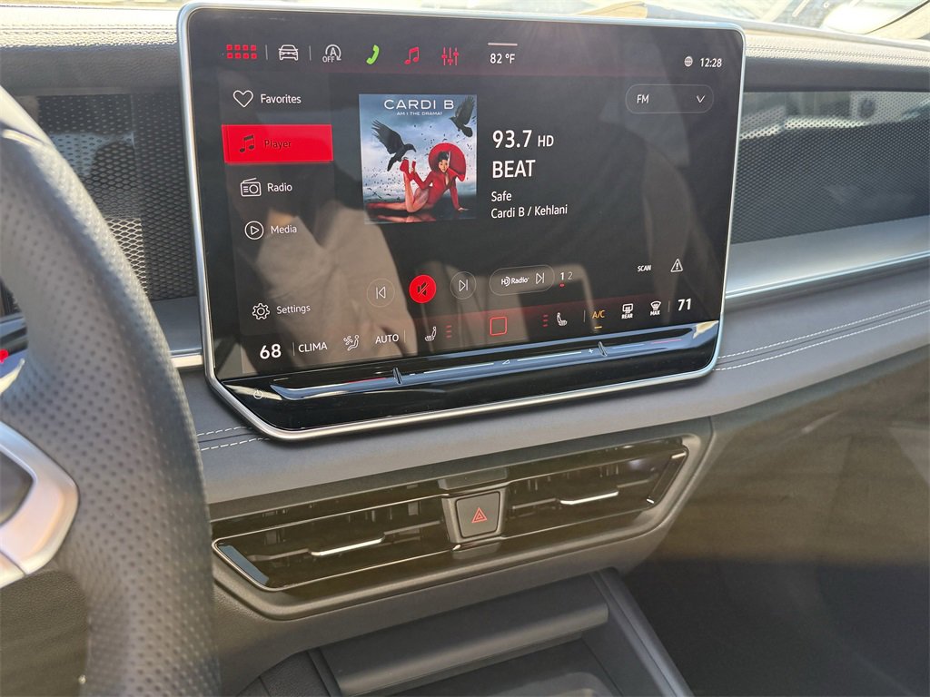 New 2026 Volkswagen Tiguan SE R-Line image 18