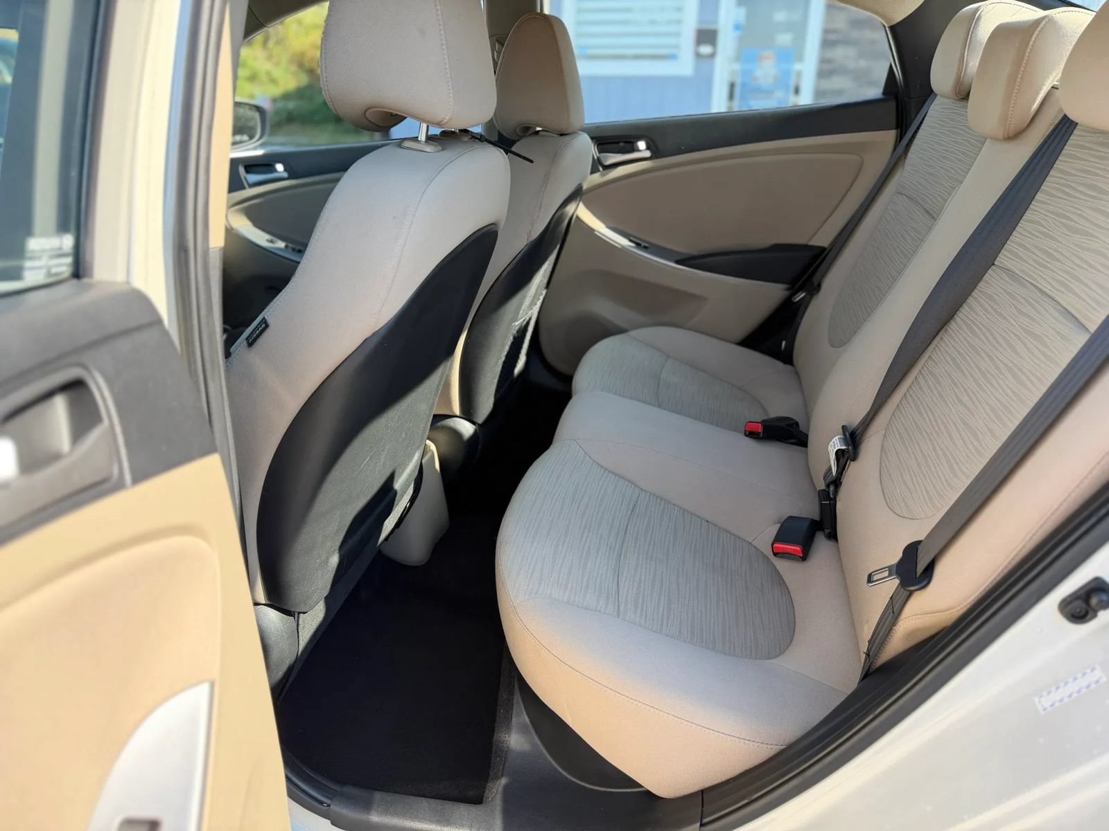 Used 2016 Hyundai Accent SE FWD image 11