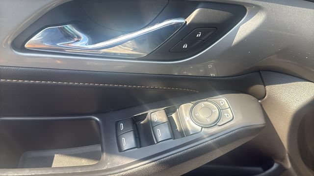 Used 2021 Chevrolet Traverse LS FWD image 12
