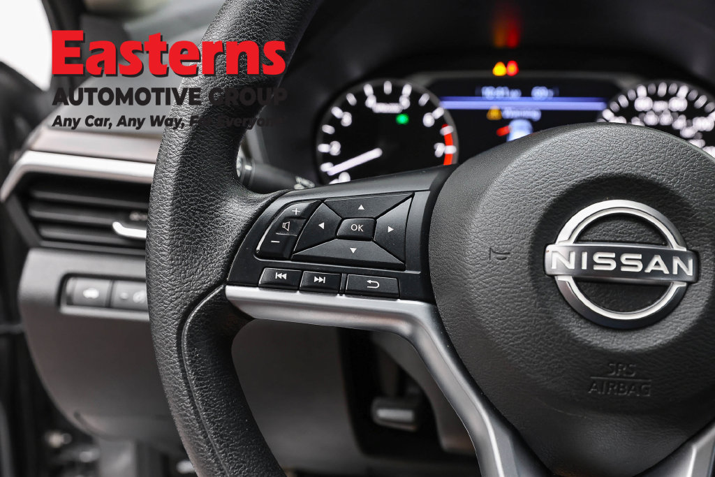 Used 2024 Nissan Altima 2.5 SV FWD image 17